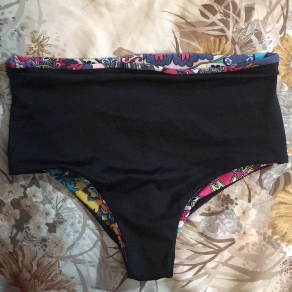 Hand-made in HI bikini bottom - Picture 3 of 4